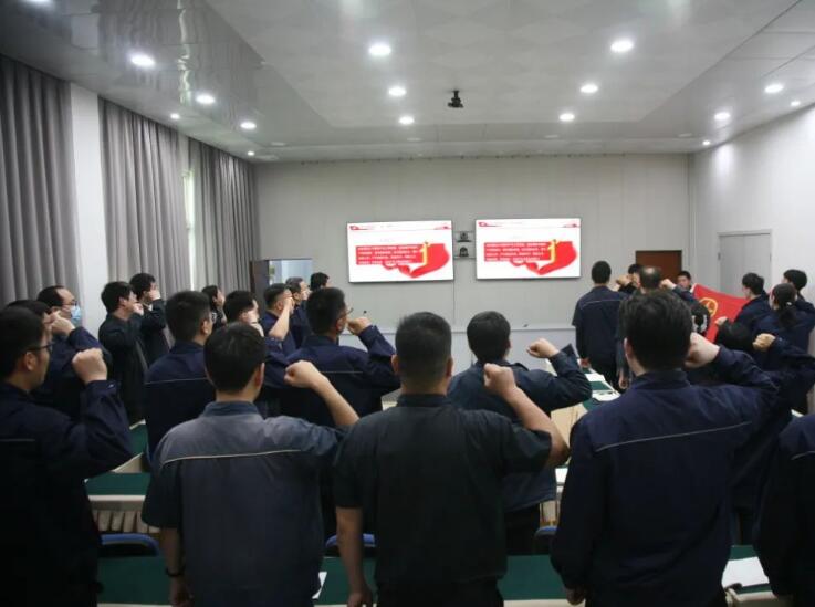鄭州泵業(yè)公司召開五四表彰大會暨青年座談會 鄭州泵業(yè)公司召開五四表彰大會暨青年座談會