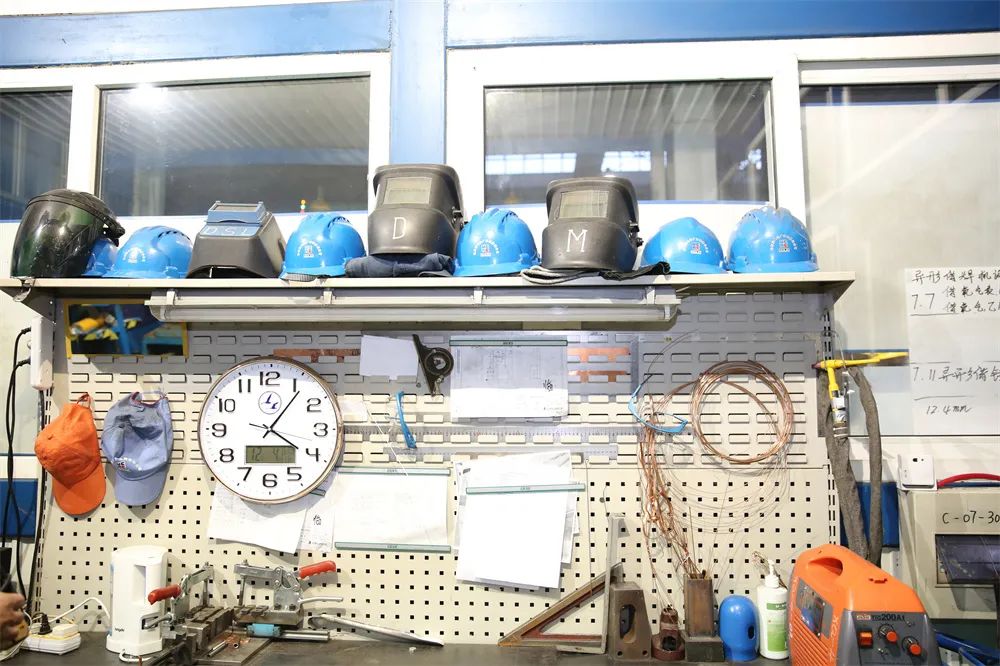 哈電電機(jī)線圈分廠技師工作室榮獲全國工人先鋒號 哈電電機(jī)線圈分廠技師工作室榮獲全國工人先鋒號