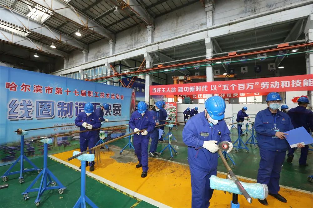 哈電電機(jī)線圈分廠技師工作室榮獲全國工人先鋒號 哈電電機(jī)線圈分廠技師工作室榮獲全國工人先鋒號