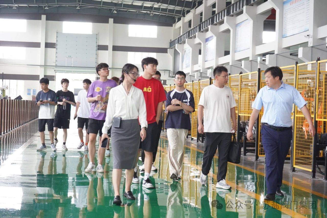 青春激揚(yáng),首批鹽城工學(xué)院大學(xué)生來蘇鹽閥門集團(tuán)實(shí)習(xí)圓滿完成 青春激揚(yáng),首批鹽城工學(xué)院大學(xué)生來蘇鹽閥門集團(tuán)實(shí)習(xí)圓滿完成