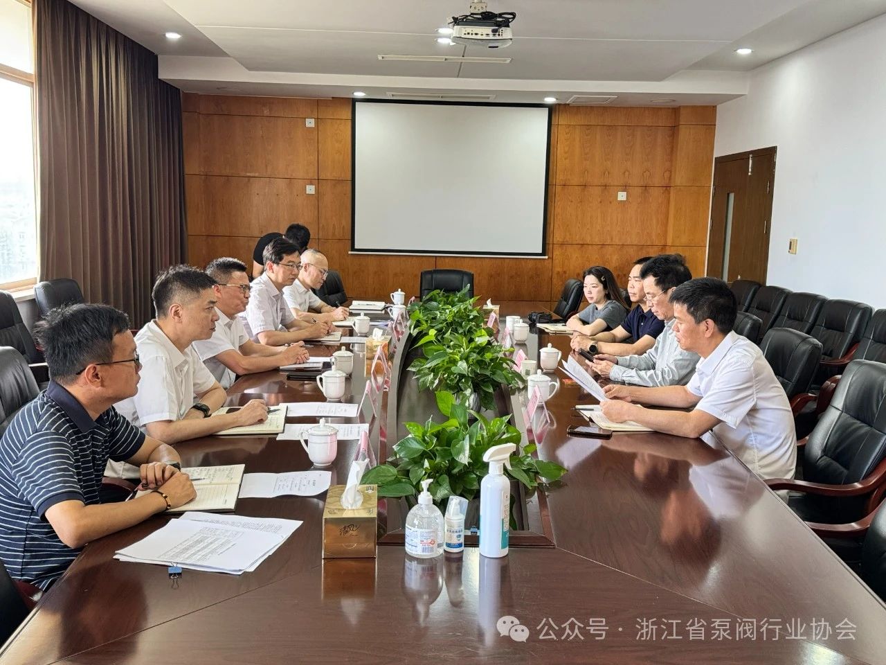 溫州市金融監(jiān)管分局局長(zhǎng)一行調(diào)研涉美關(guān)稅對(duì)永嘉泵閥產(chǎn)業(yè)影響 溫州市金融監(jiān)管分局局長(zhǎng)一行調(diào)研涉美關(guān)稅對(duì)永嘉泵閥產(chǎn)業(yè)影響